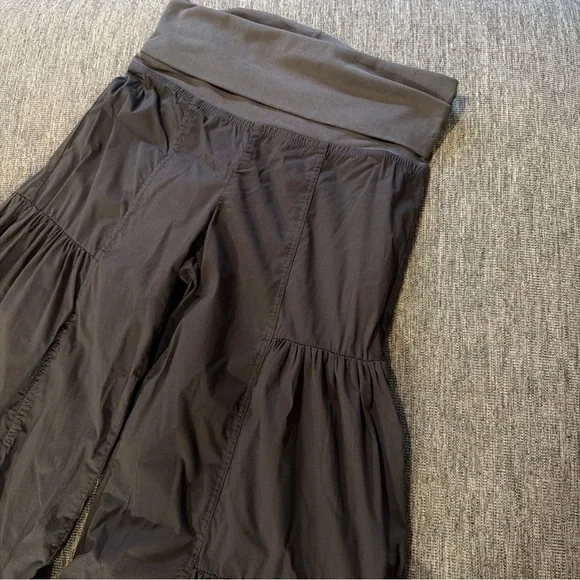 XCVI Wearables Tiered Crop Palazzo Pants Sz Small Gray EUC - Picture 2 of 7